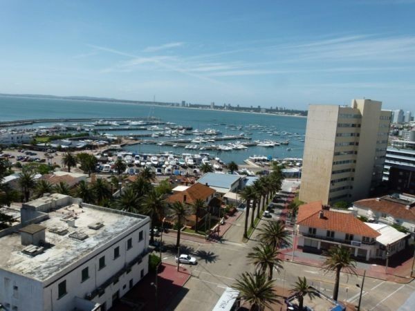 Departamento en venta y alquiler, zona del Puerto con espectaculares vistas.
